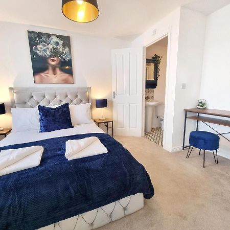 קאמברידג' Modern & Spacious 3 Bedrooms And 2 Bathrooms Home, Free Parking! מראה חיצוני תמונה