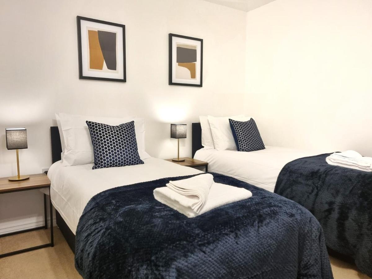 קאמברידג' Modern & Spacious 3 Bedrooms And 2 Bathrooms Home, Free Parking! מראה חיצוני תמונה