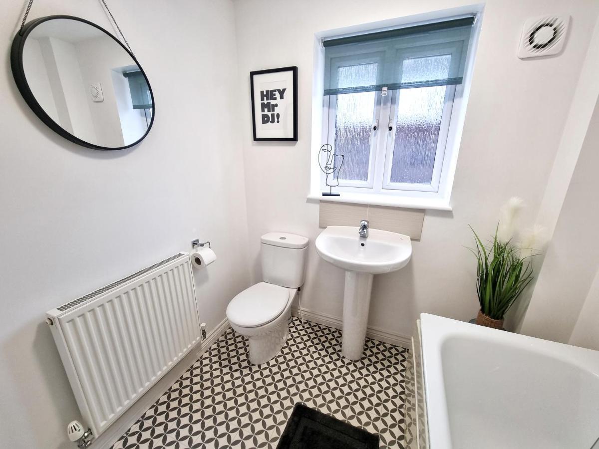 קאמברידג' Modern & Spacious 3 Bedrooms And 2 Bathrooms Home, Free Parking! מראה חיצוני תמונה